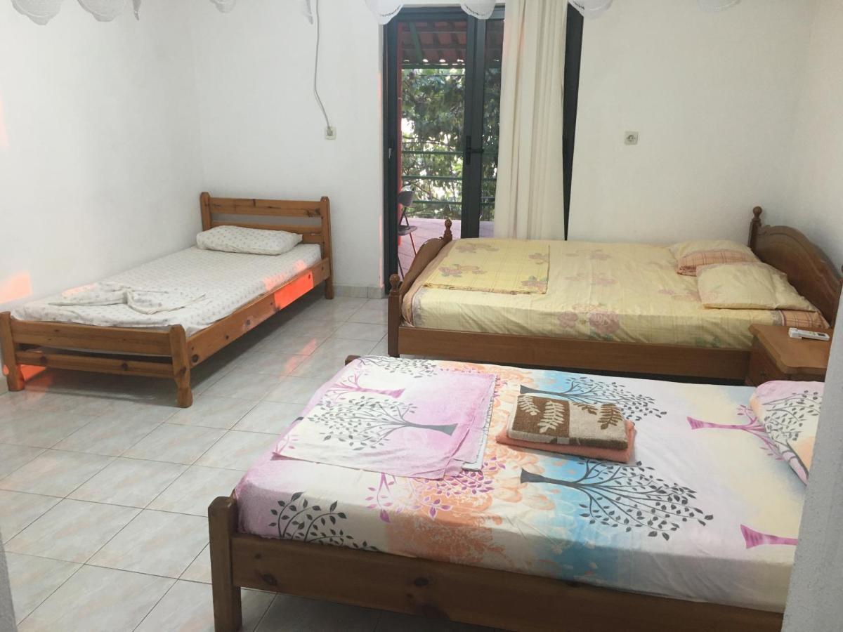Romeo'S Guest House 2 Piqeras ภายนอก รูปภาพ