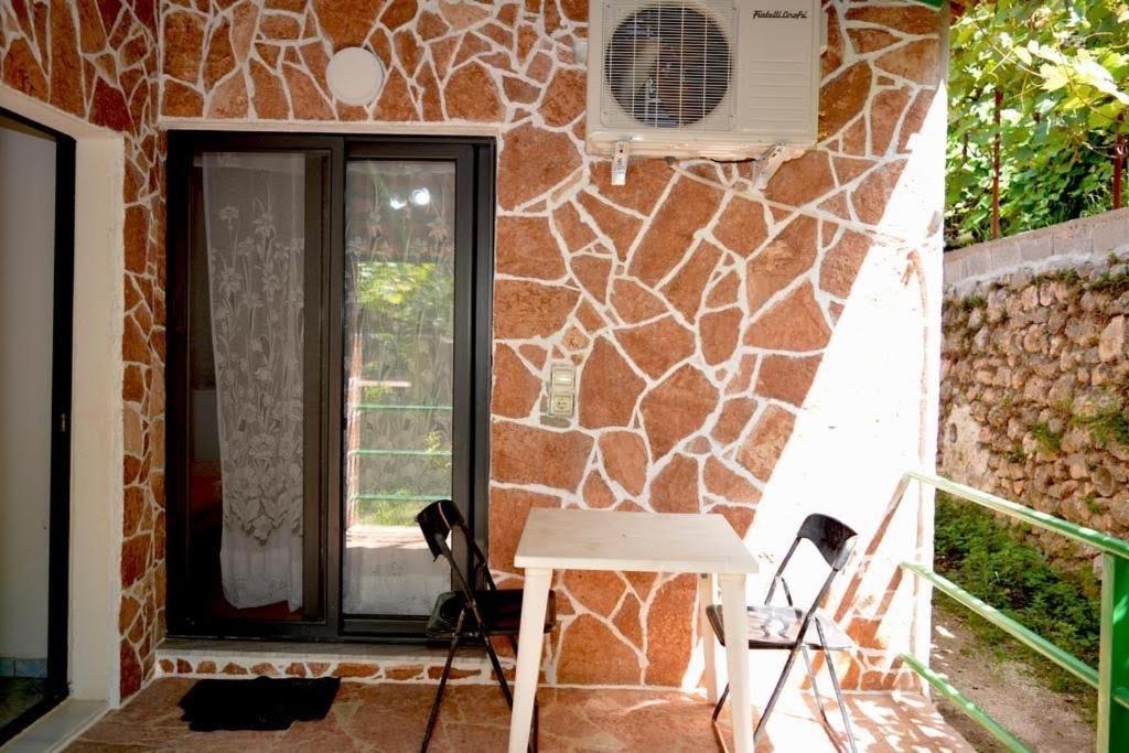 Romeo'S Guest House 2 Piqeras ภายนอก รูปภาพ